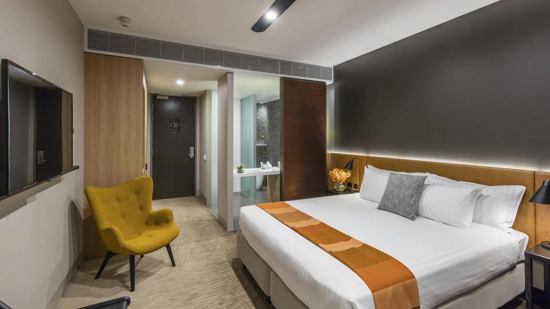 Vibe Hotel Canberra 4*,